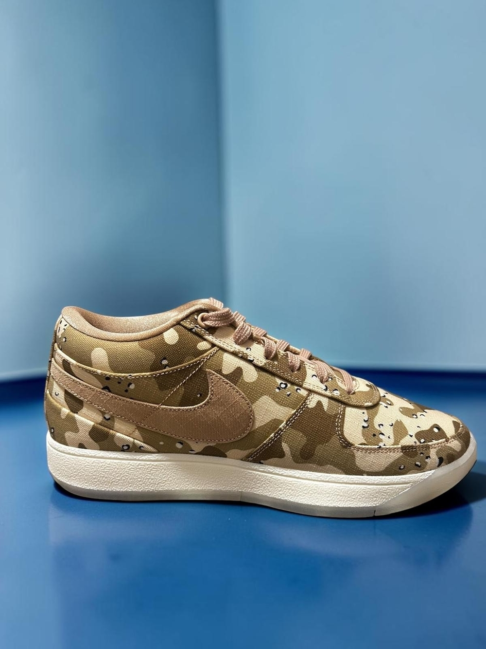 Nike Men’s Low-Top Camo Sneaker in Desert Tan